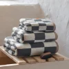 Mette Ditmer Retro Handduk Dark grey 70x133