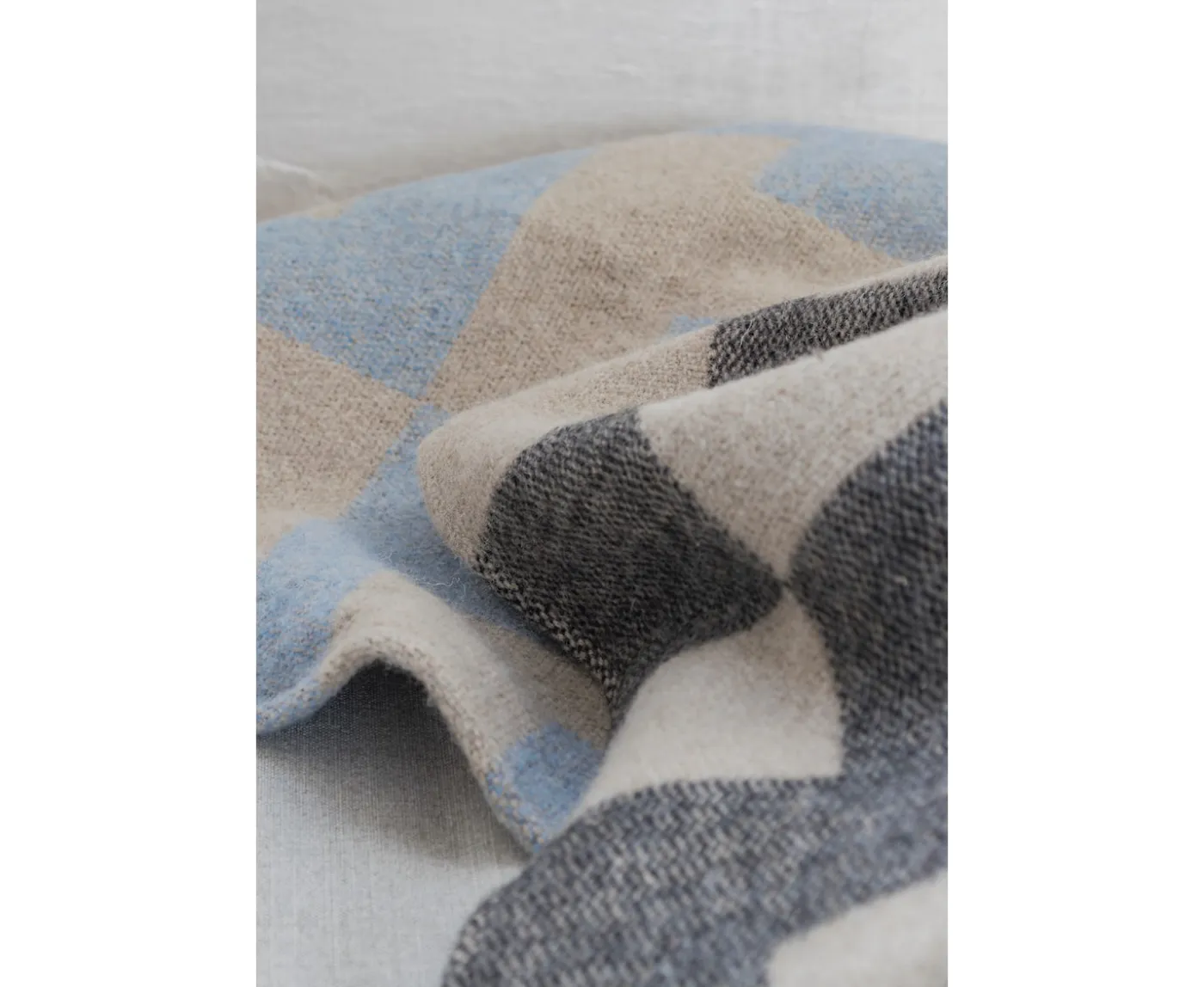 Mette Ditmer Maze Pläd Light Blue 130x190