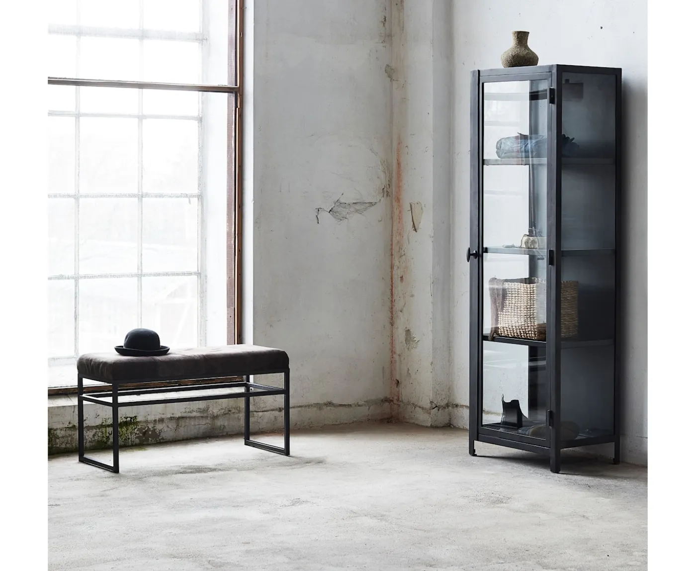 Muubs Bronx Bänk Black Iron/Suede Small