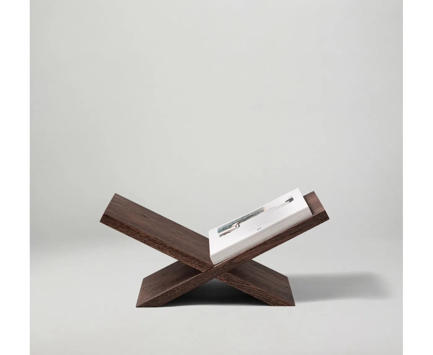New Mags Rest Bokställ Smoked Oak