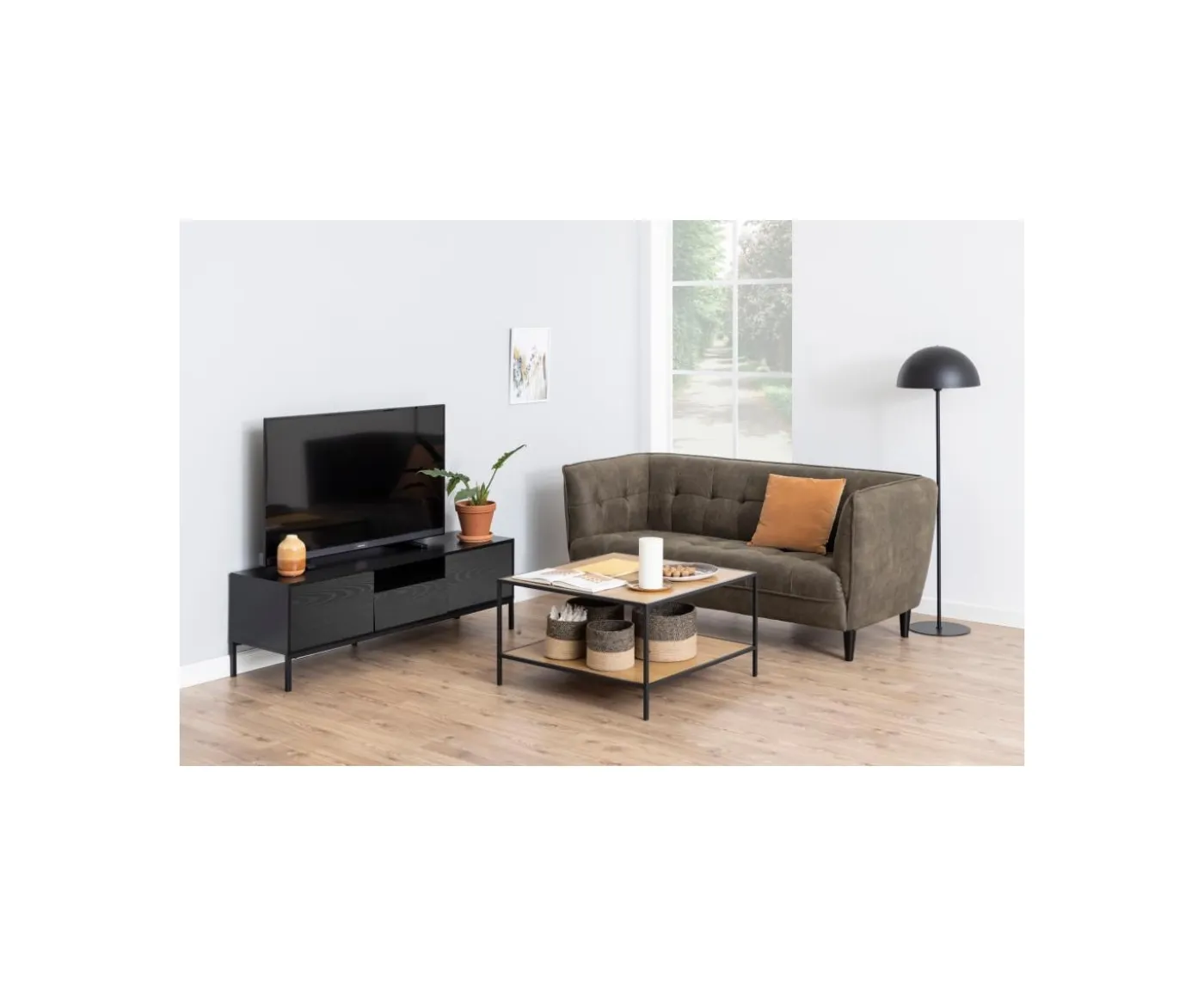 Nordic Home Vera TV-Bänk Svart 140cm