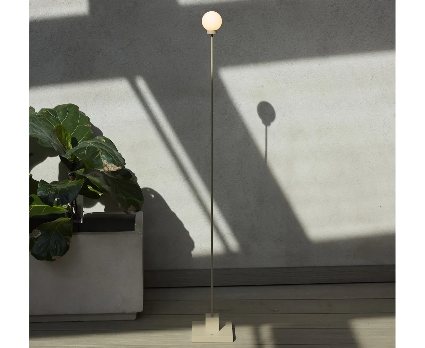 Northern Snowball Golvlampa Portabel Greige