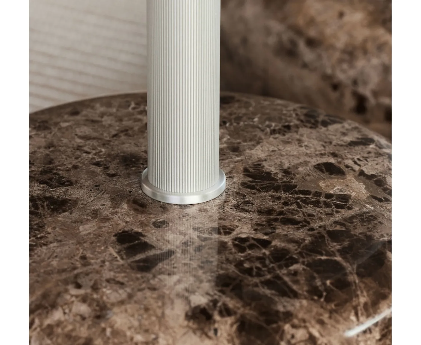 Northern Ton side Sidobord Brown Marble/Aluminium Large