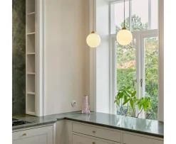 Nuura Apiales 1 Taklampa Brushed Brass/Opal Large