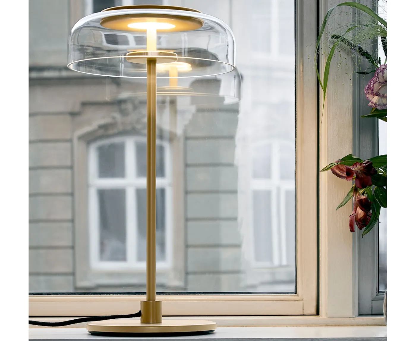Nuura Blossi Bordslampa Nordic Gold/Clear Small