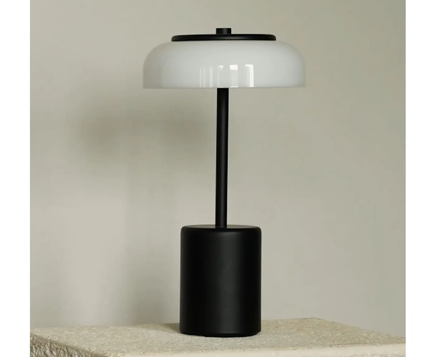Nuura Blossi Mini Portabel Bordslampa Black/Opal