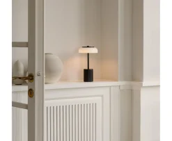 Nuura Blossi Mini Portabel Bordslampa Black/Opal