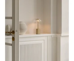 Nuura Blossi Mini Portabel Bordslampa Nordic Gold/Clear