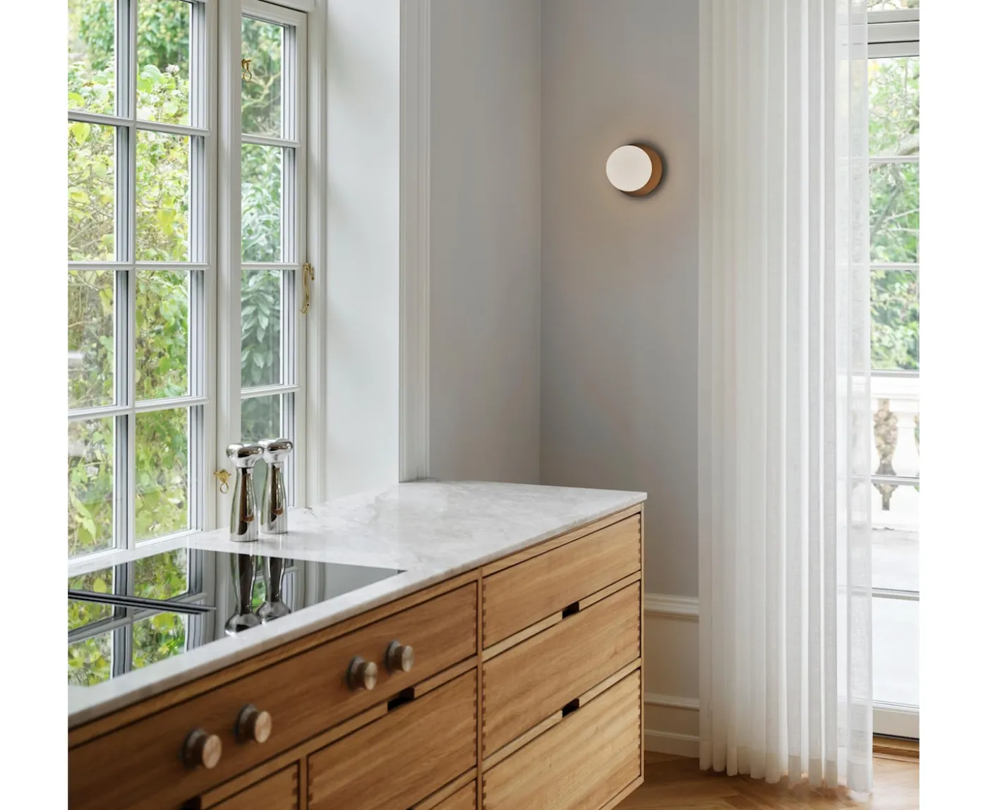Nuura Liila 1 Vägg-/taklampa Dark Bronze/Opal Medium
