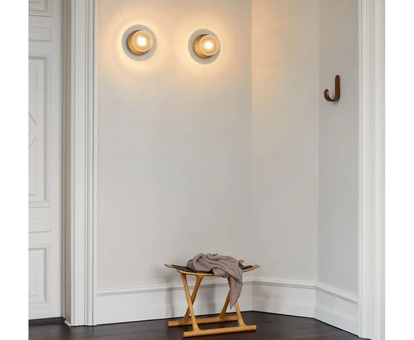 Nuura Liila 1 Vägg-/taklampa Dark Bronze/Optic Clear Medium