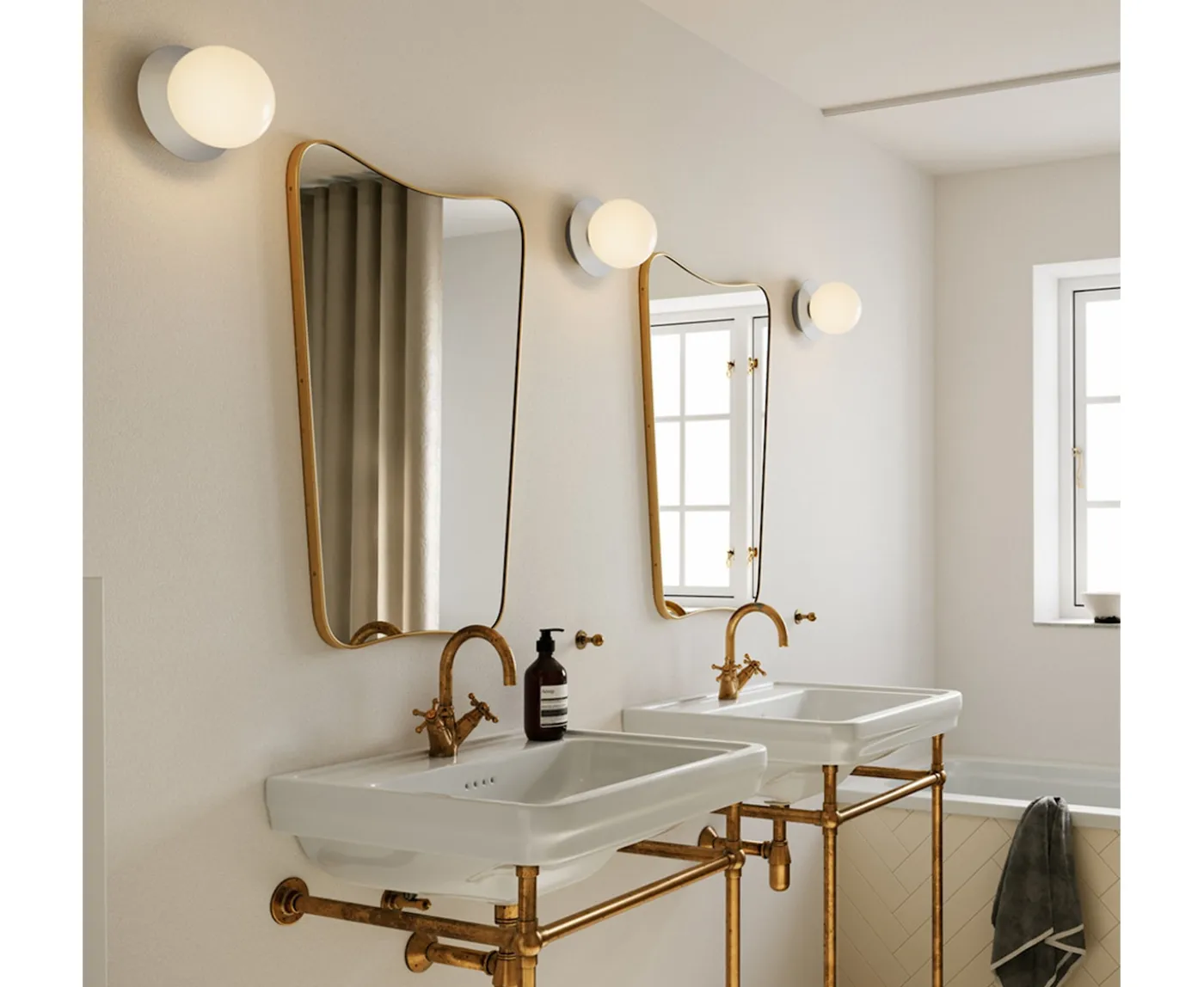 Nuura Liila 1 Vägg-/taklampa Light Silver/Opal Medium