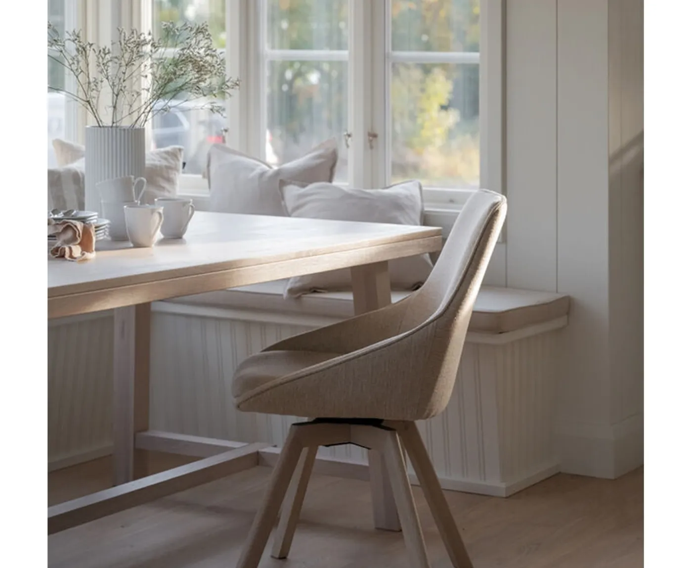 Rowico Home Alison Matstol Ljusbeige/Vitpigmenterad