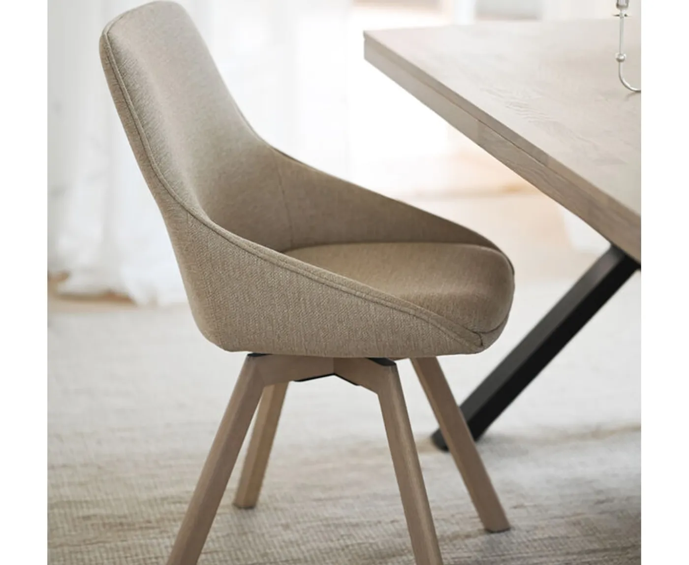 Rowico Home Alison Matstol Ljusbeige/Vitpigmenterad