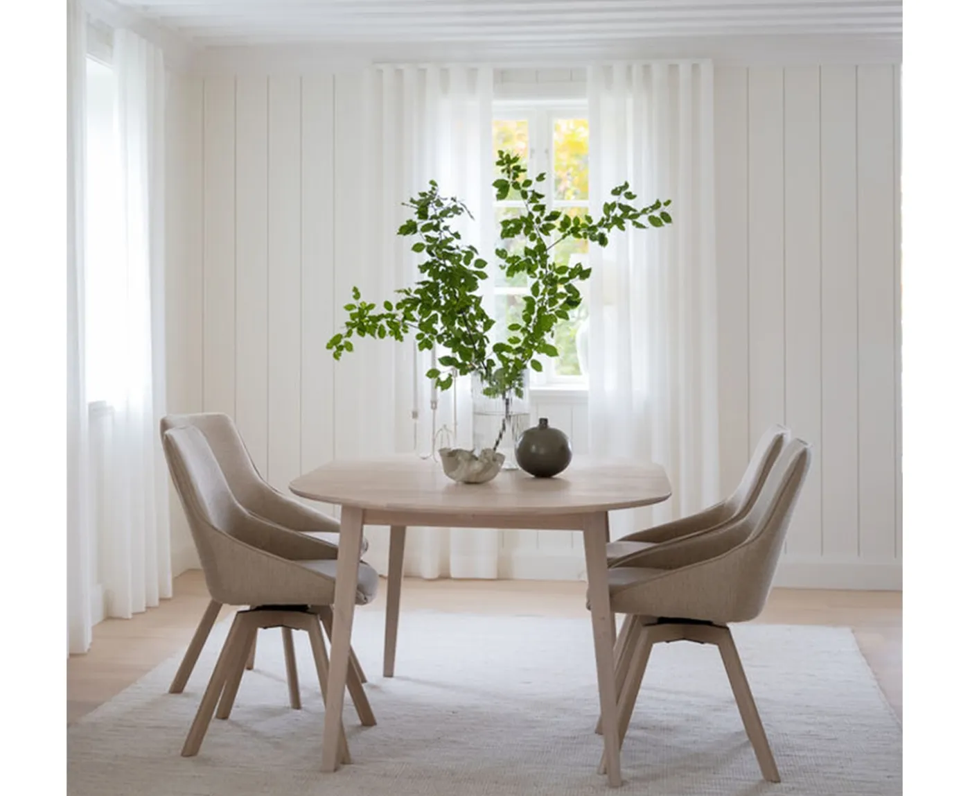 Rowico Home Alison Matstol Ljusbeige/Vitpigmenterad