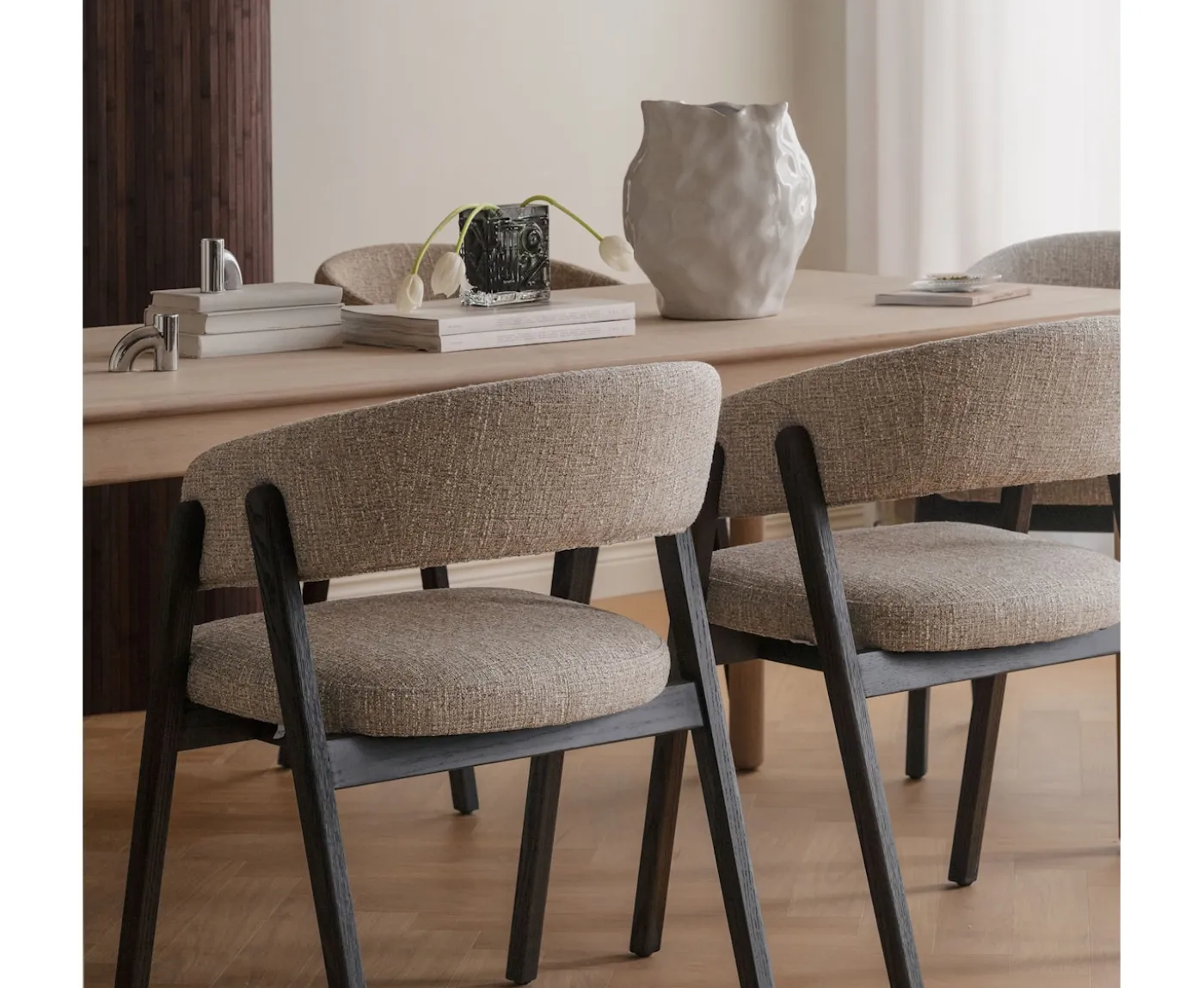 Rowico Home Barnaby Karmstol Mörkbeige/Ek