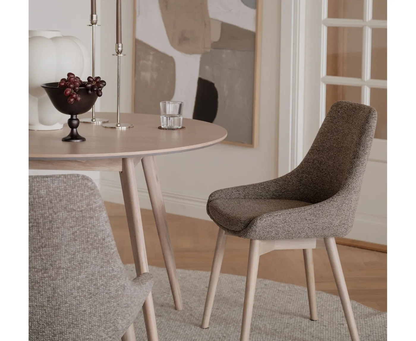 Rowico Home Denley Matstol Mörkbeige/Vitpigmenterad