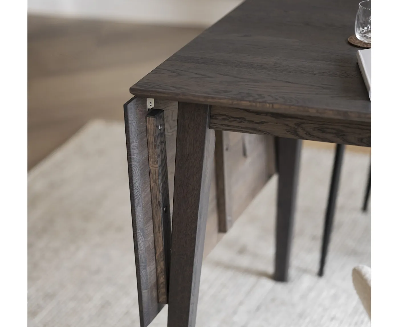 Rowico Home Filippa Klaffbord Mörkbrun Ek 120cm