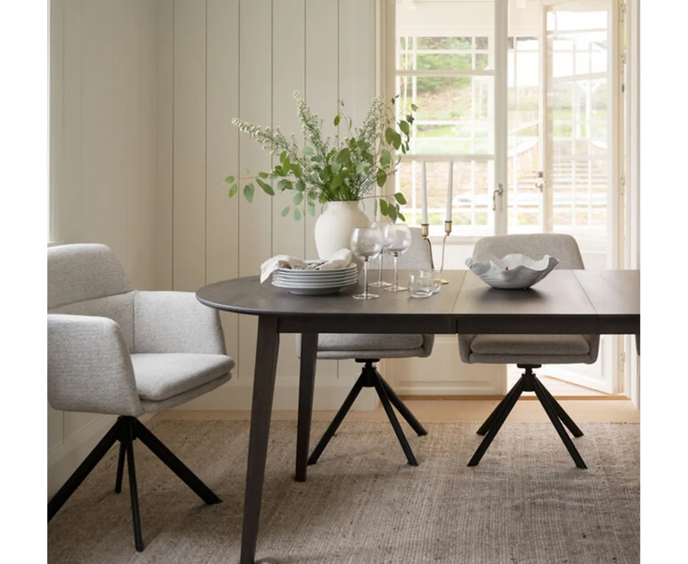 Rowico Home Filippa Matbord Ovalt Mörkbrun 170+40