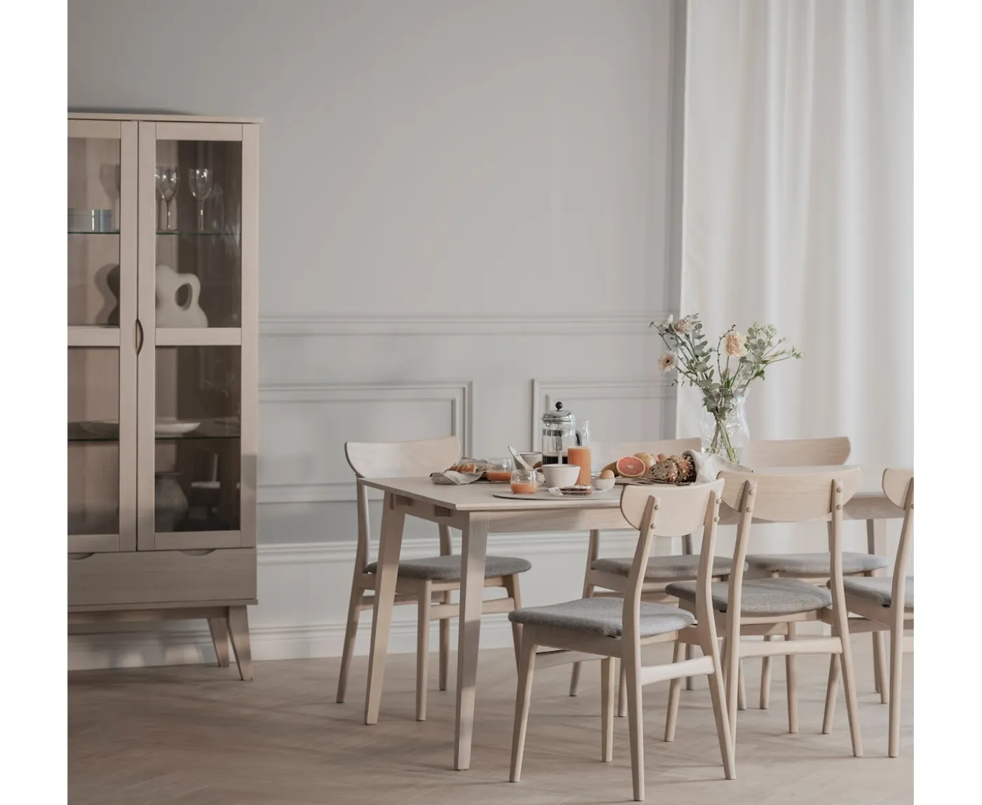 Rowico Home Filippa Vitrinskåp Vitpigmenterad 185cm