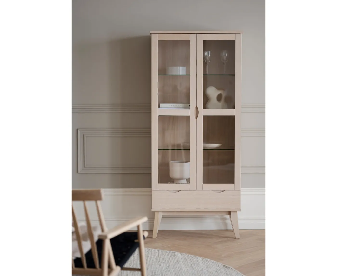 Rowico Home Filippa Vitrinskåp Vitpigmenterad 185cm