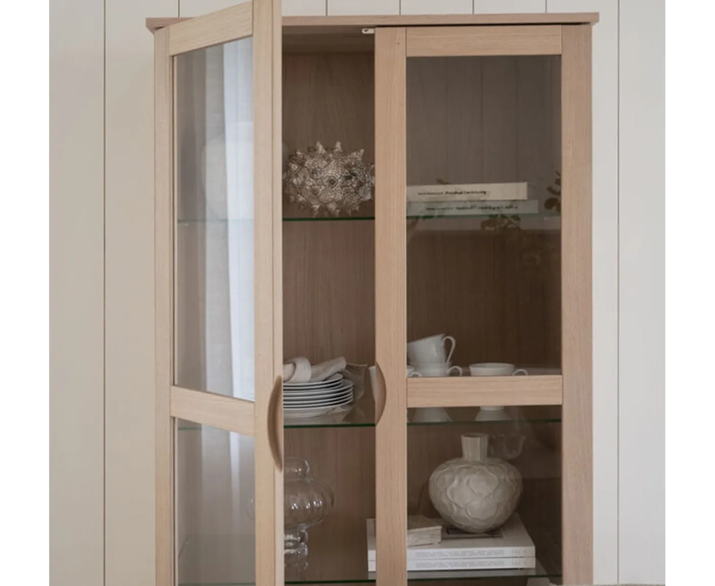 Rowico Home Filippa Vitrinskåp Vitpigmenterad 185cm