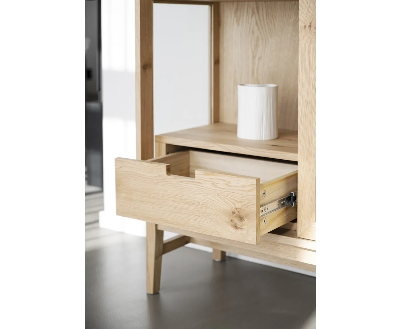 Rowico Home Hazelton Vitrinskåp Ek 203cm