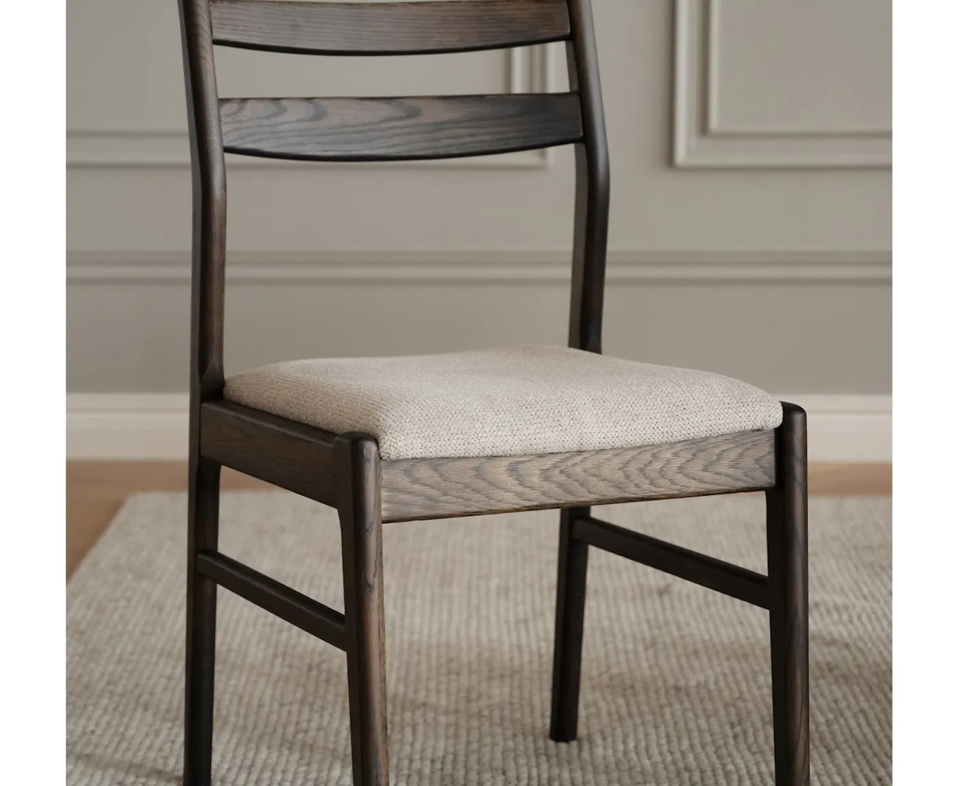 Rowico Home Kerwin Matstol Brun Ek/Ljusbeige