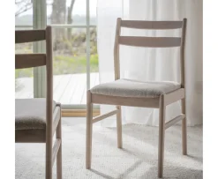 Rowico Home Kerwin Matstol Vitpigmenterad Ek/Ljusbeige