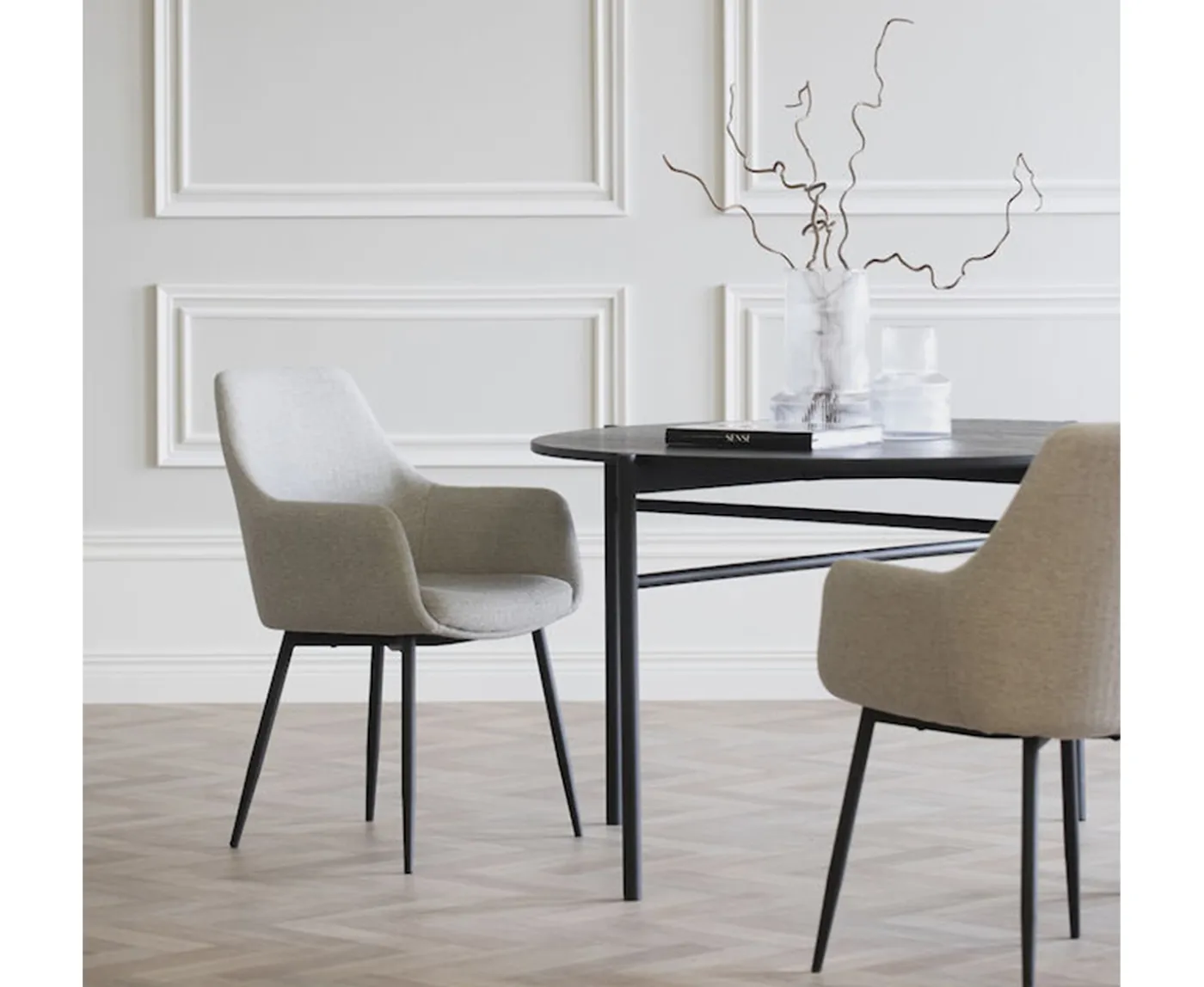 Rowico Home Reily Karmstol Beige/Svart