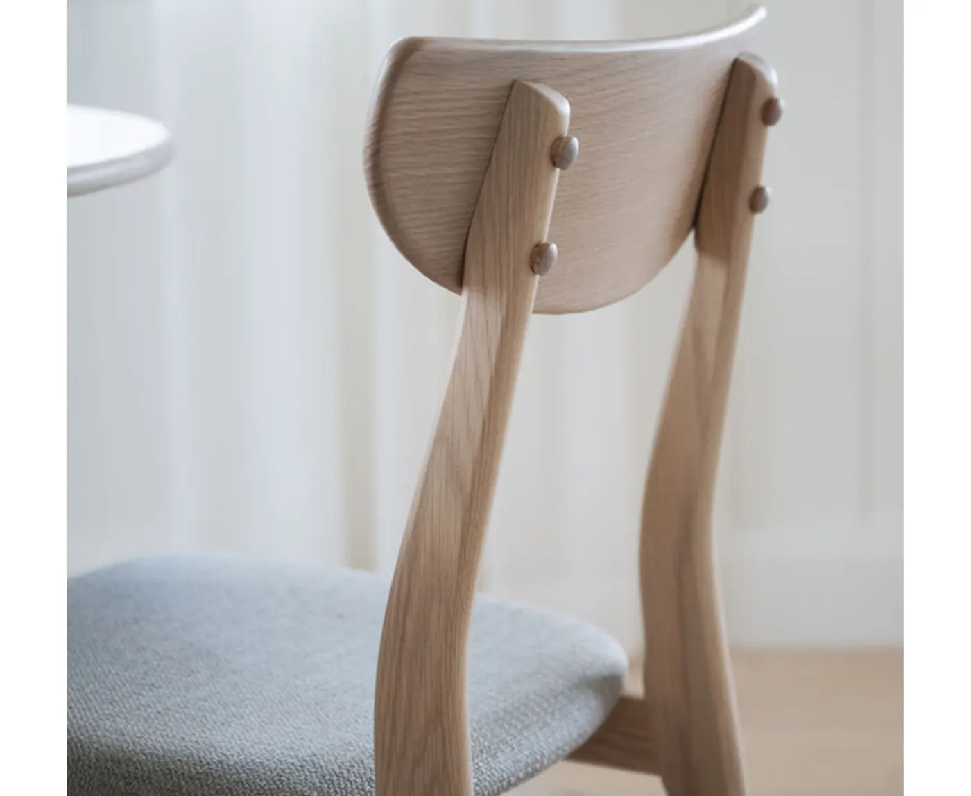 Rowico Home Rodham Matstol Vitpigment Ek/Gråbeige