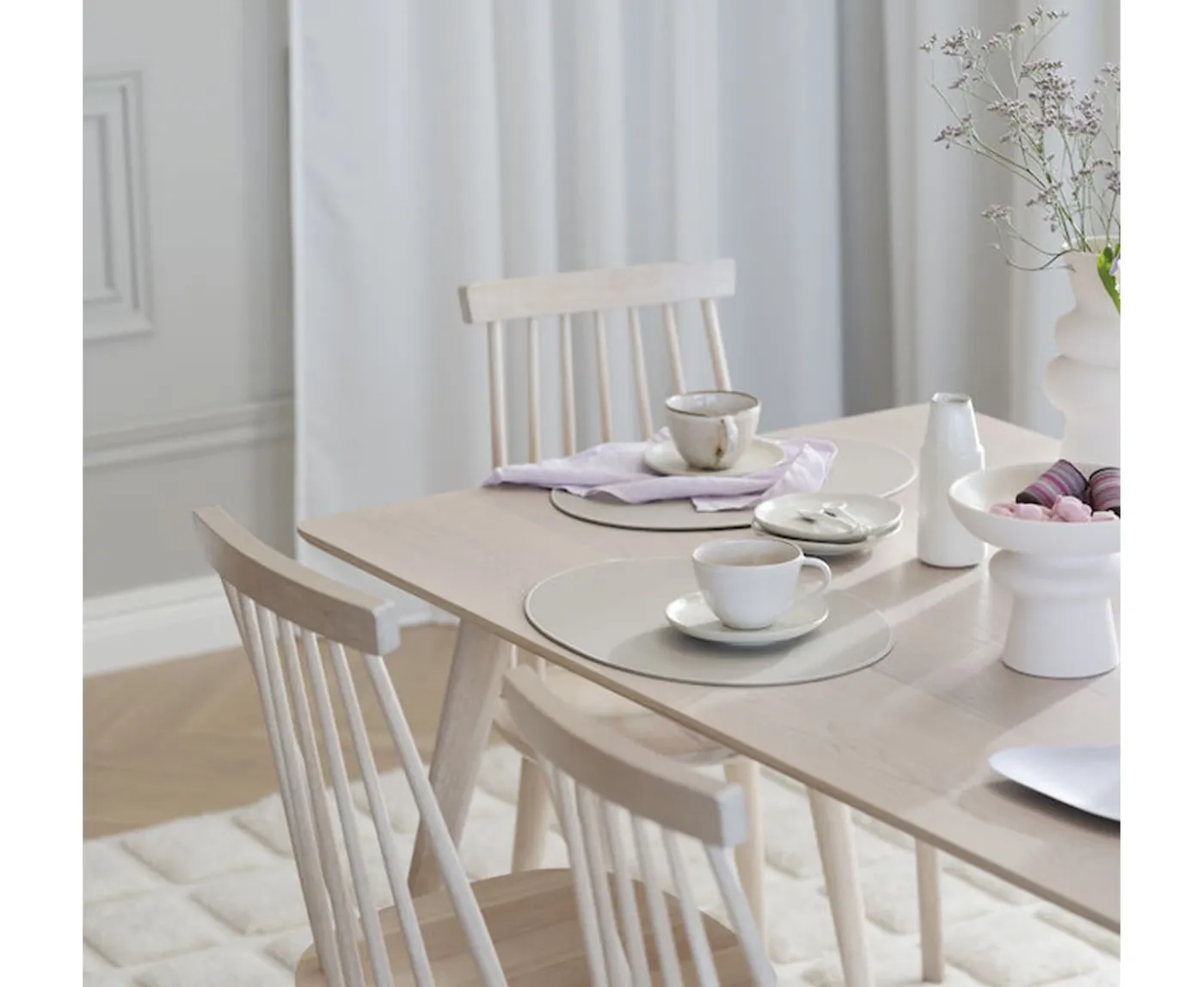 Rowico Home Yumi Matbord Vitpigmenterad 190cm