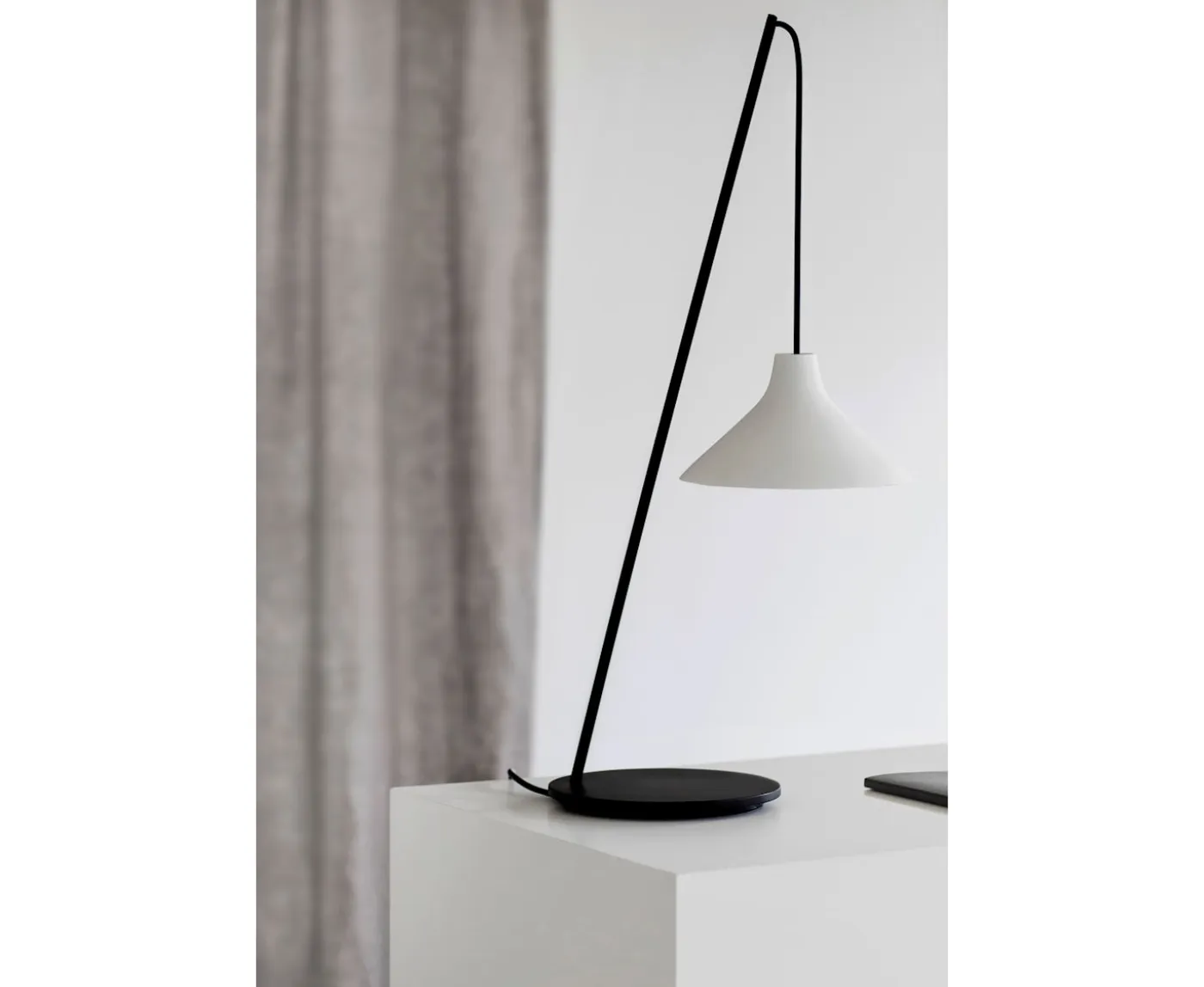 Serax Seam Bordslampa White 71cm