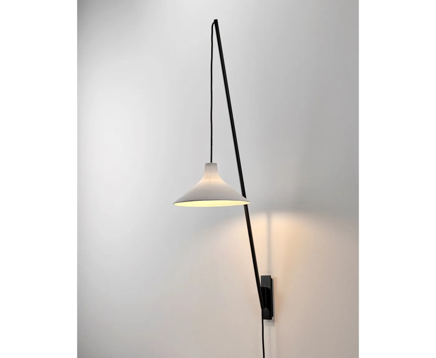 Serax Seam Vägglampa White Medium