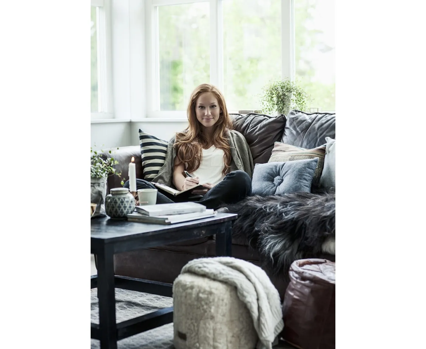 Shepherd Frida Sittpuff Fårskinn Creme Ø50