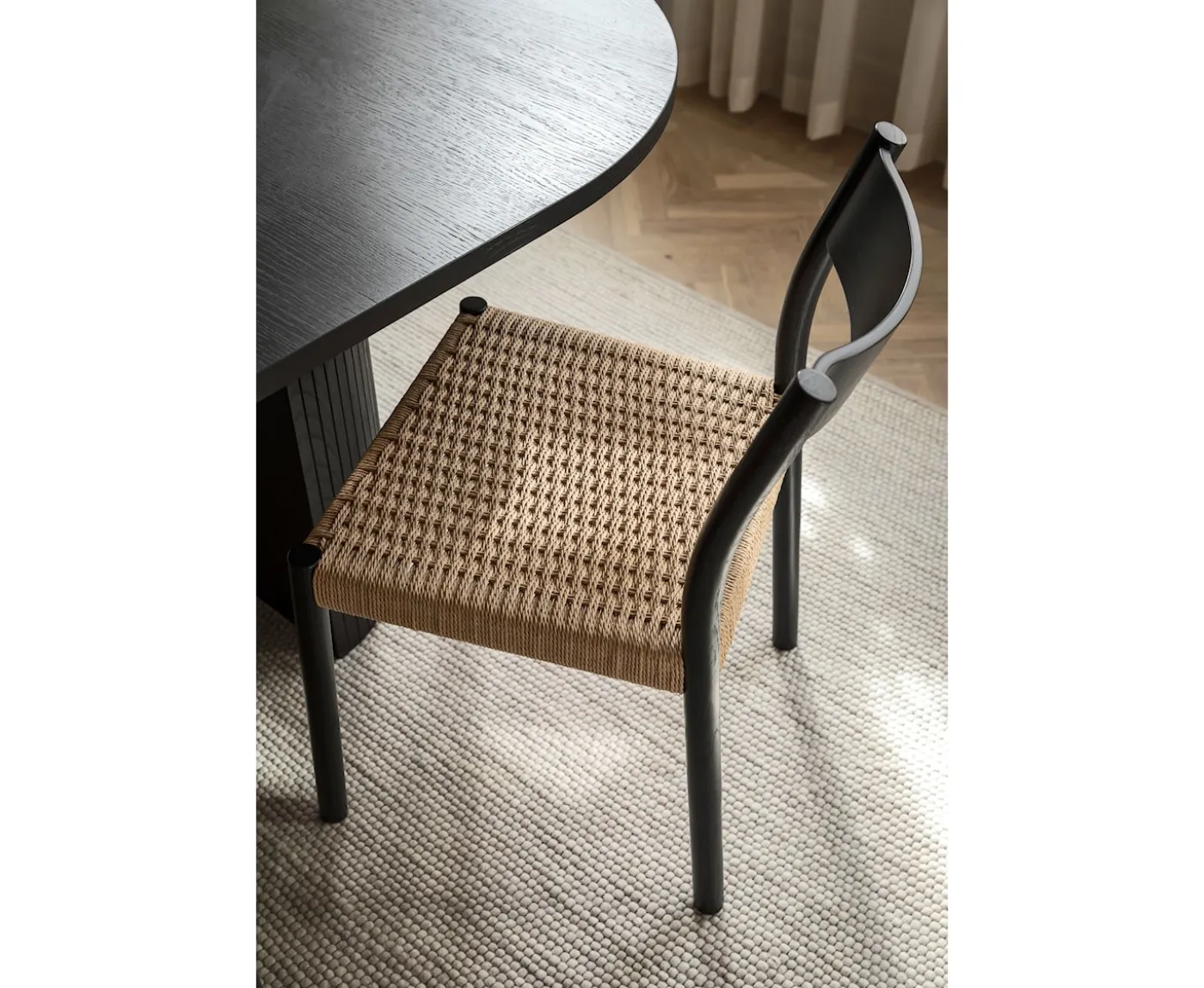 Sleepo Collection Colin Matstol Svartbetsad Ek