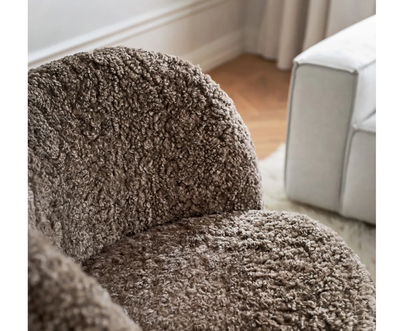 Sleepo Collection Lollo Fåtölj Fårskinn Brown