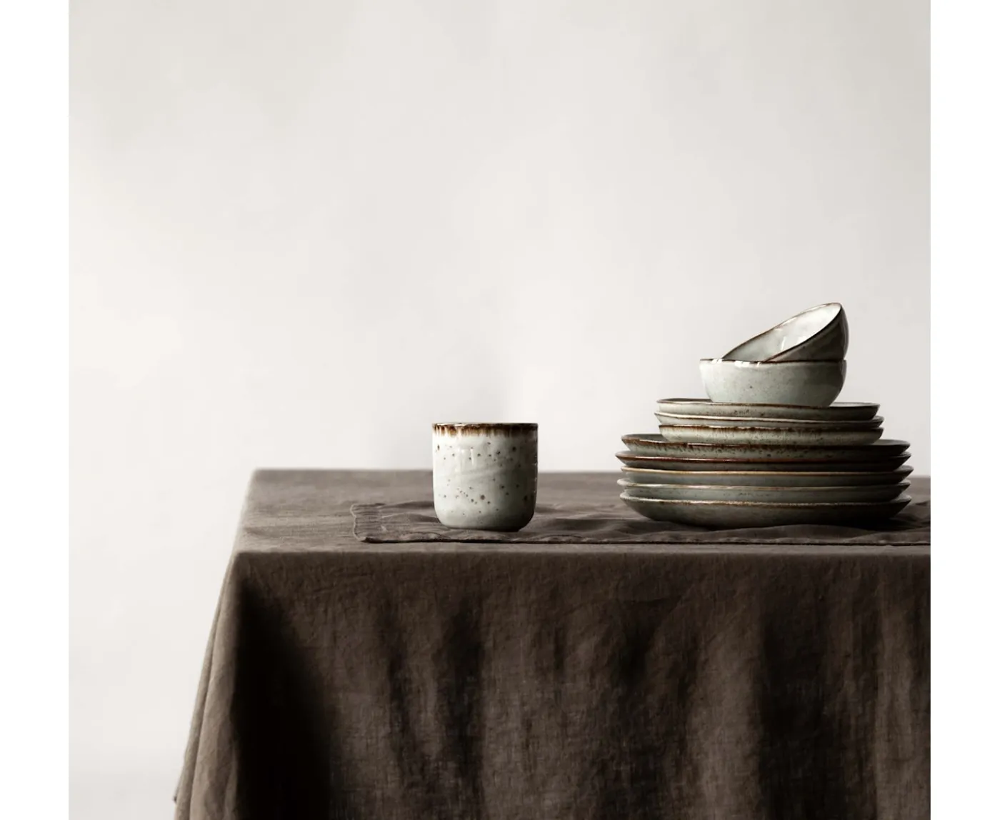 Tell me more Duk Linne Taupe 145x145