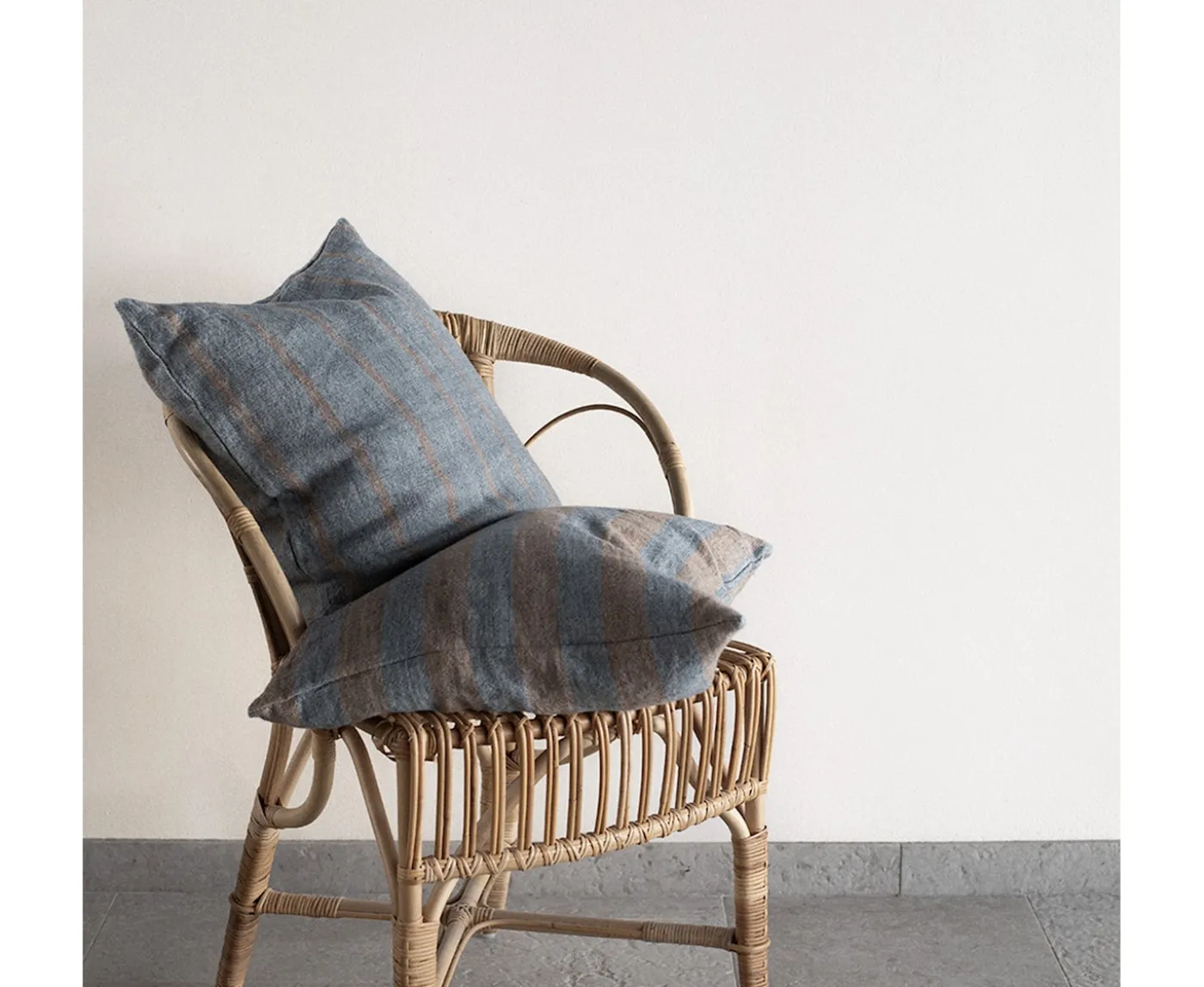 Tell me more Melvin Kuddfodral Beige Stripe 50x50