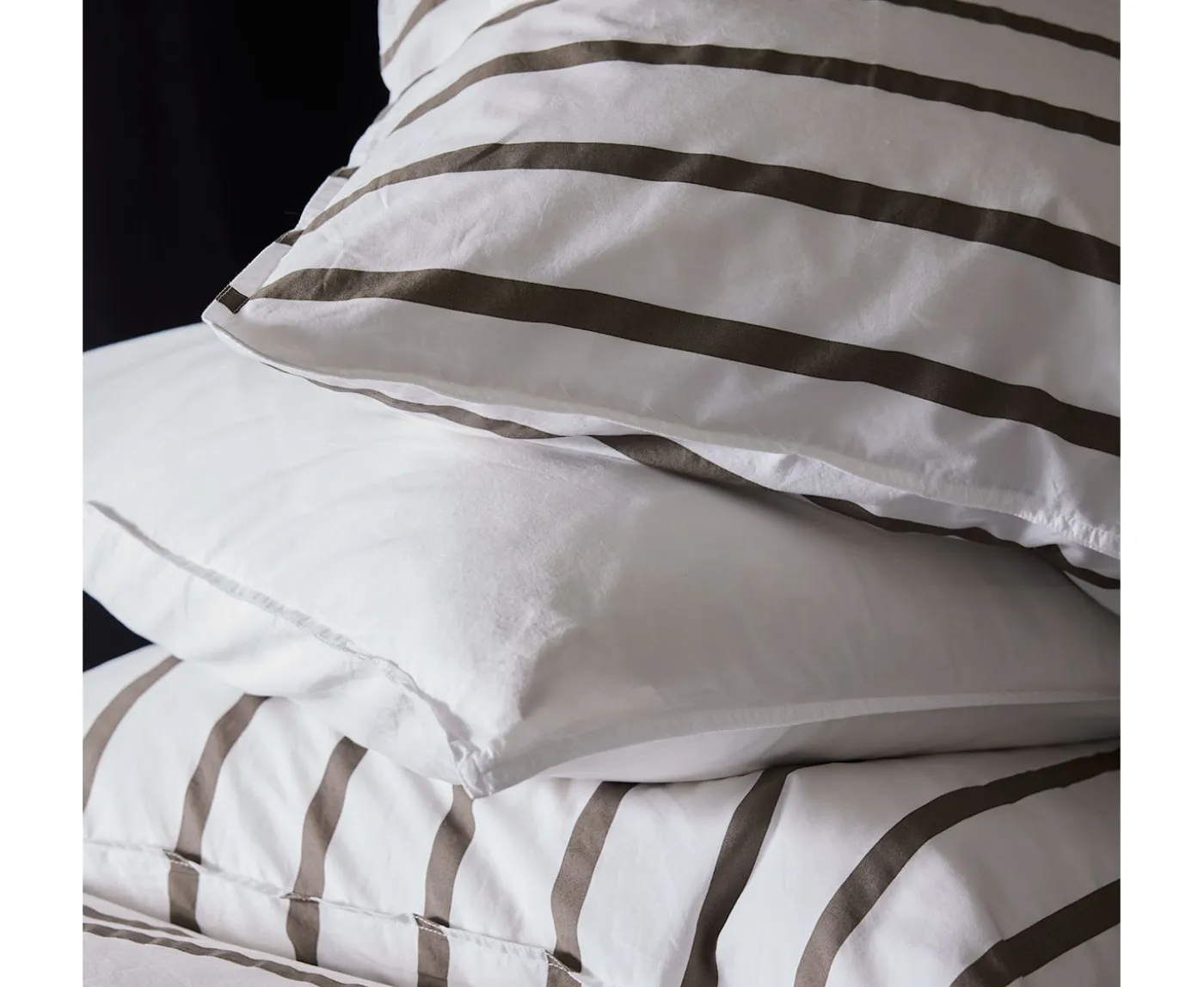 Tell me more Örngott Taupe Stripe 50x60