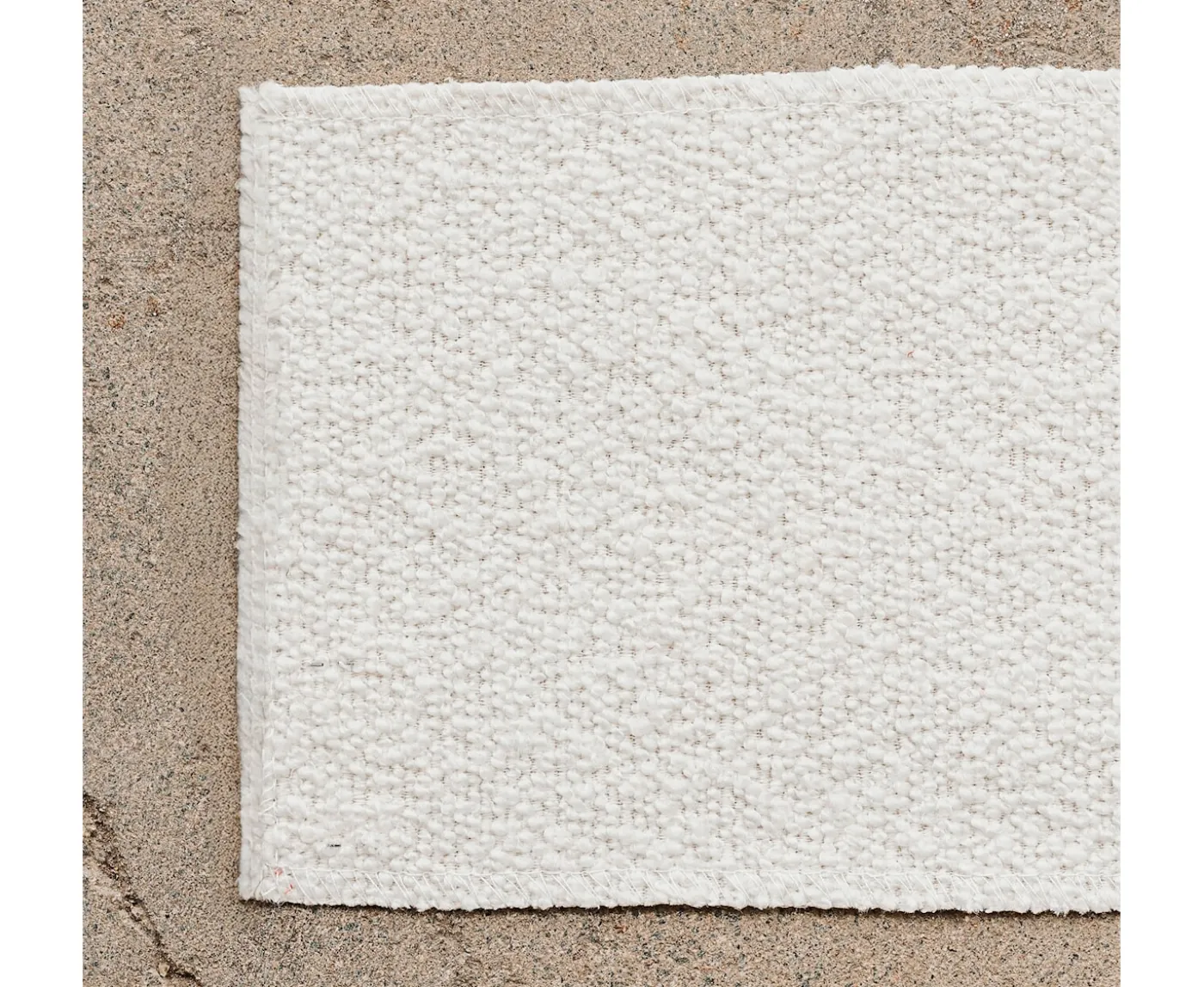 Tinted Klinge Soffa Bouclé Soft Offwhite 243cm