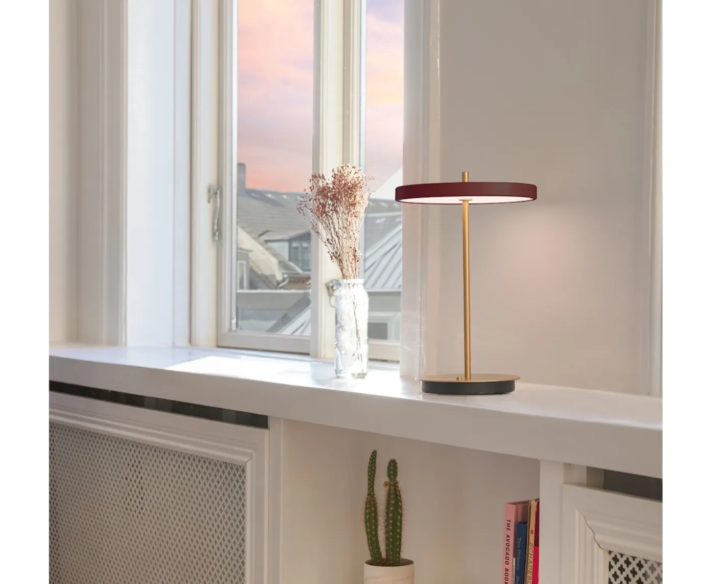 Umage Asteria Move Portabel Bordslampa Ruby Red