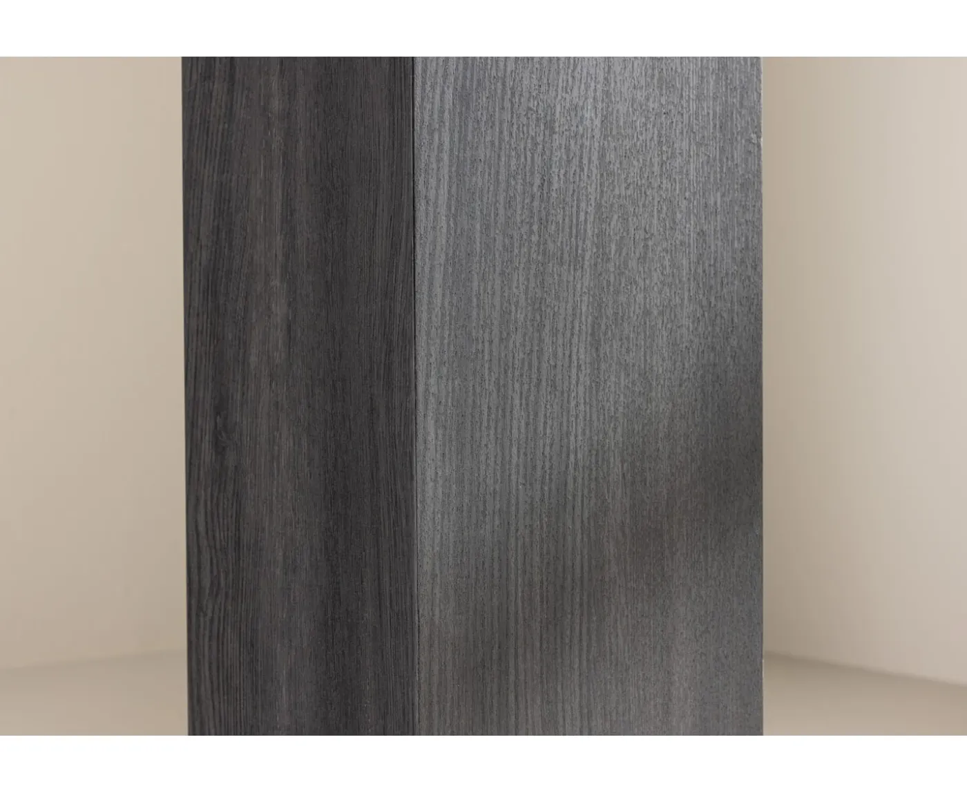 Vind Ramsvik Piedestal Black 95cm
