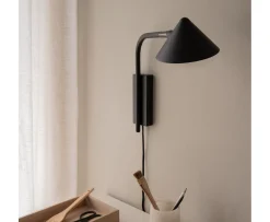 Watt & Veke Kuro Vägglampa Black 32cm