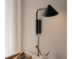Watt & Veke Kuro Vägglampa Black 32cm