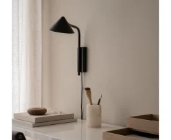 Watt & Veke Kuro Vägglampa Black 32cm