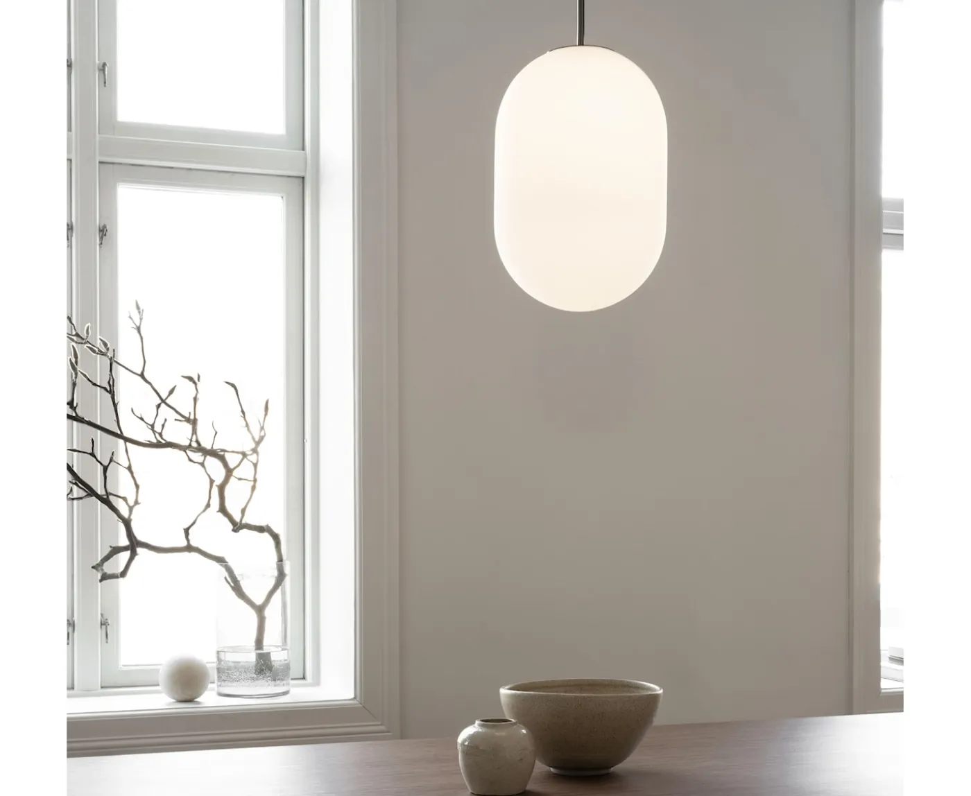 Watt & Veke Noor Taklampa Opal/Black Large