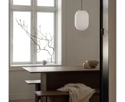 Watt & Veke Noor Taklampa Opal/Black Large