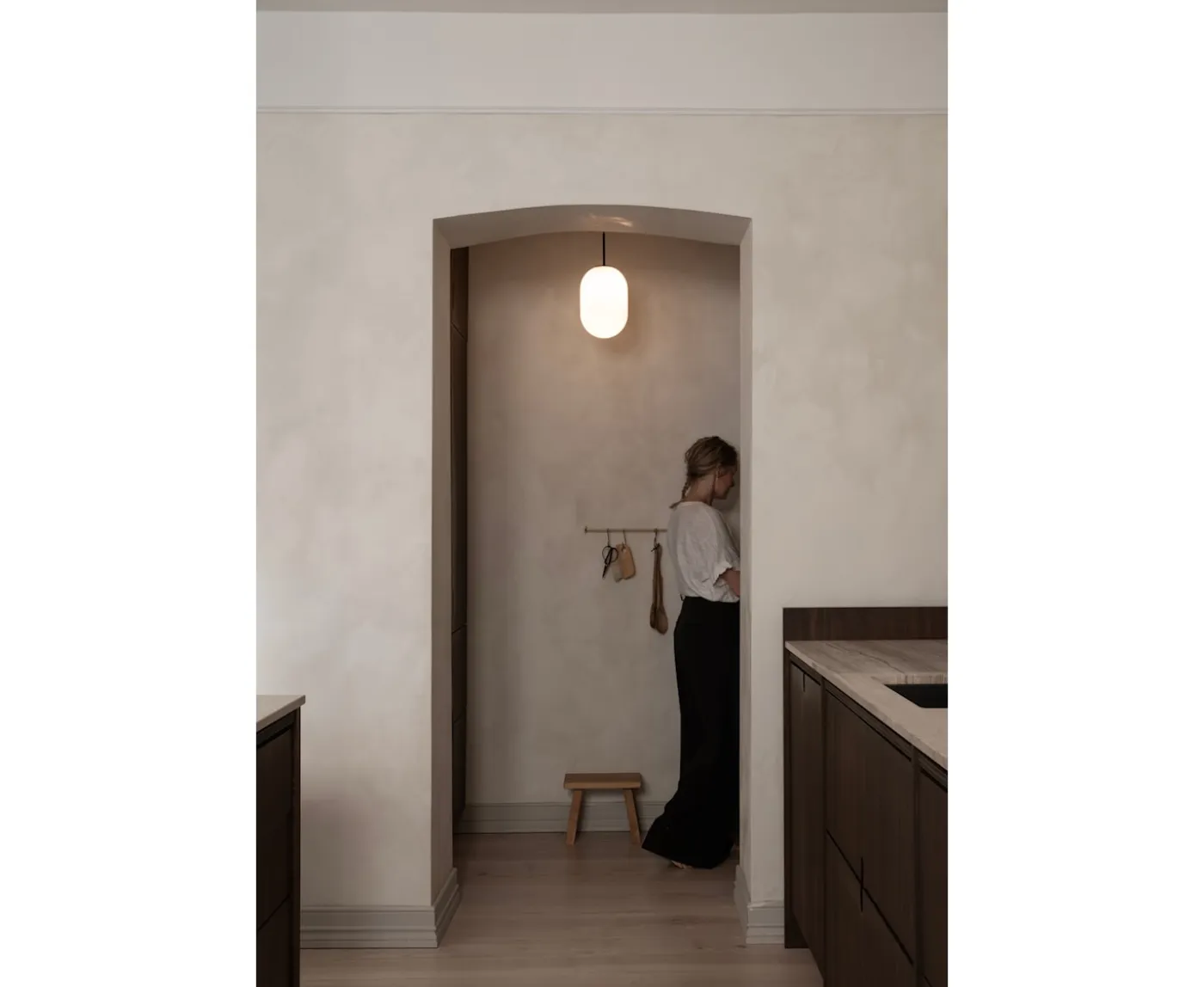 Watt & Veke Noor Taklampa Opal/Black Medium