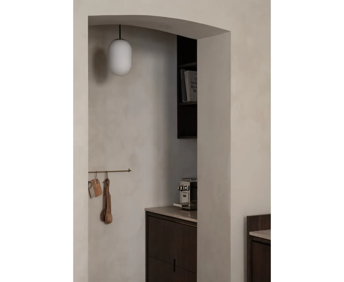 Watt & Veke Noor Taklampa Opal/Black Medium