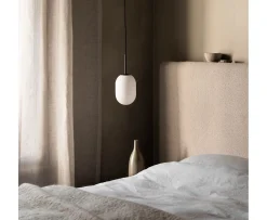 Watt & Veke Noor Taklampa Opal/Black Small